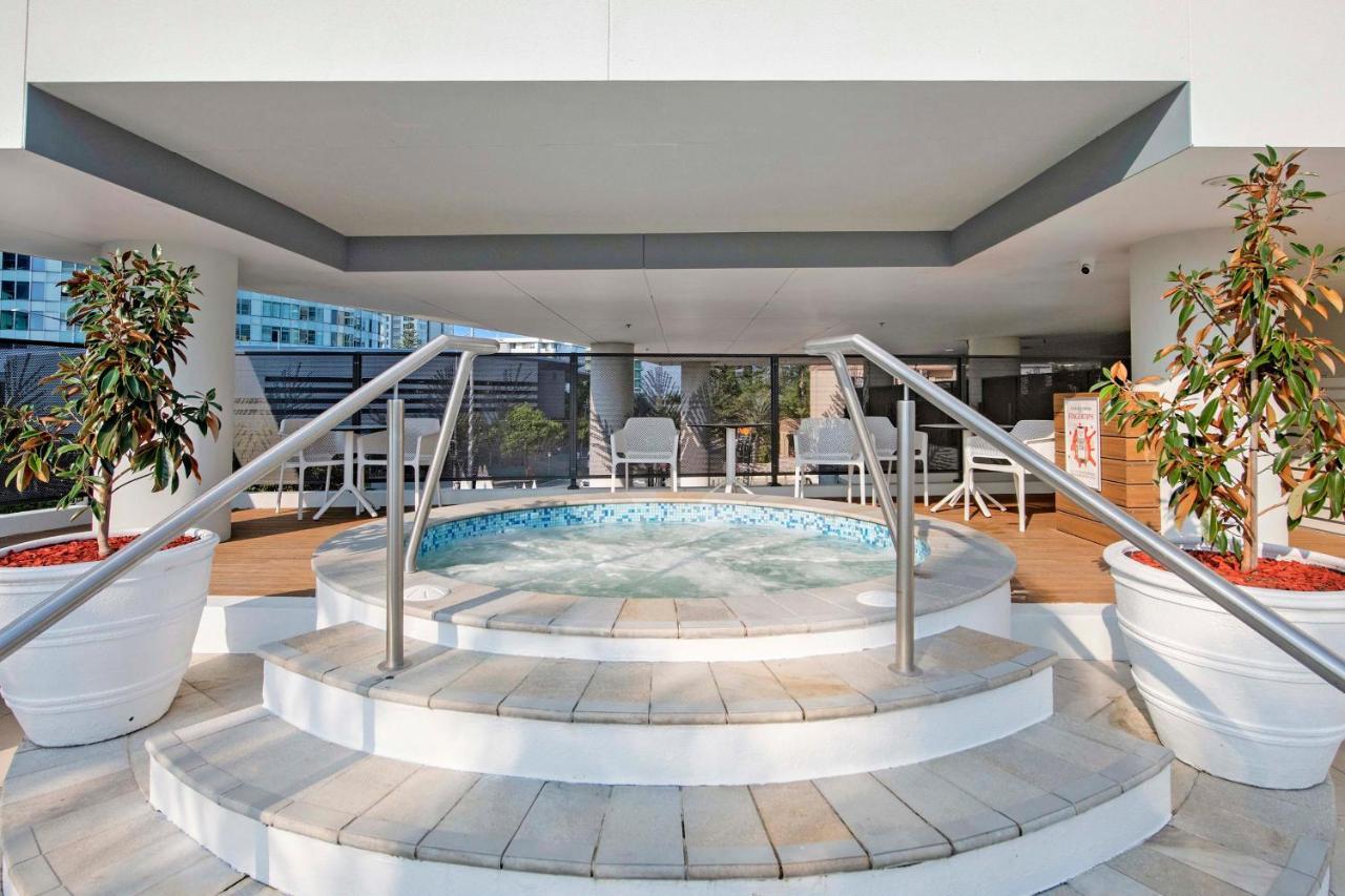 Elston Surfers Paradise - Self Contained, Privately Managed * Gold Coast